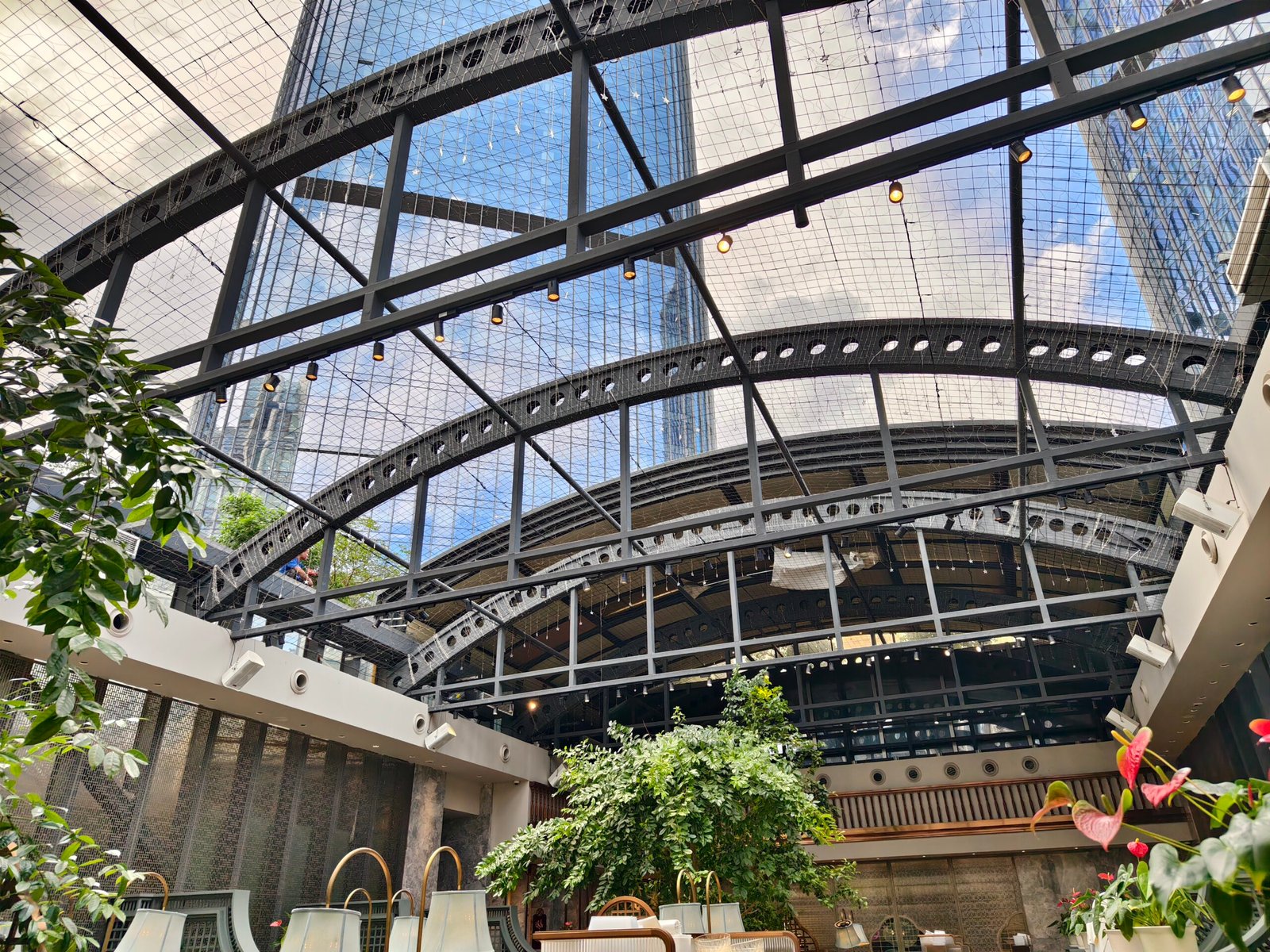 terrace dining enclosure
patio dining sunroom
rooftop bar glass enclosure
rooftop restaurant retractable roof
outdoor bar sunroom
café terrace glass room
hotel terrace glass enclosure
rooftop lounge retractable glass roof
commercial terrace retractable glazing
bar patio all-season enclosure