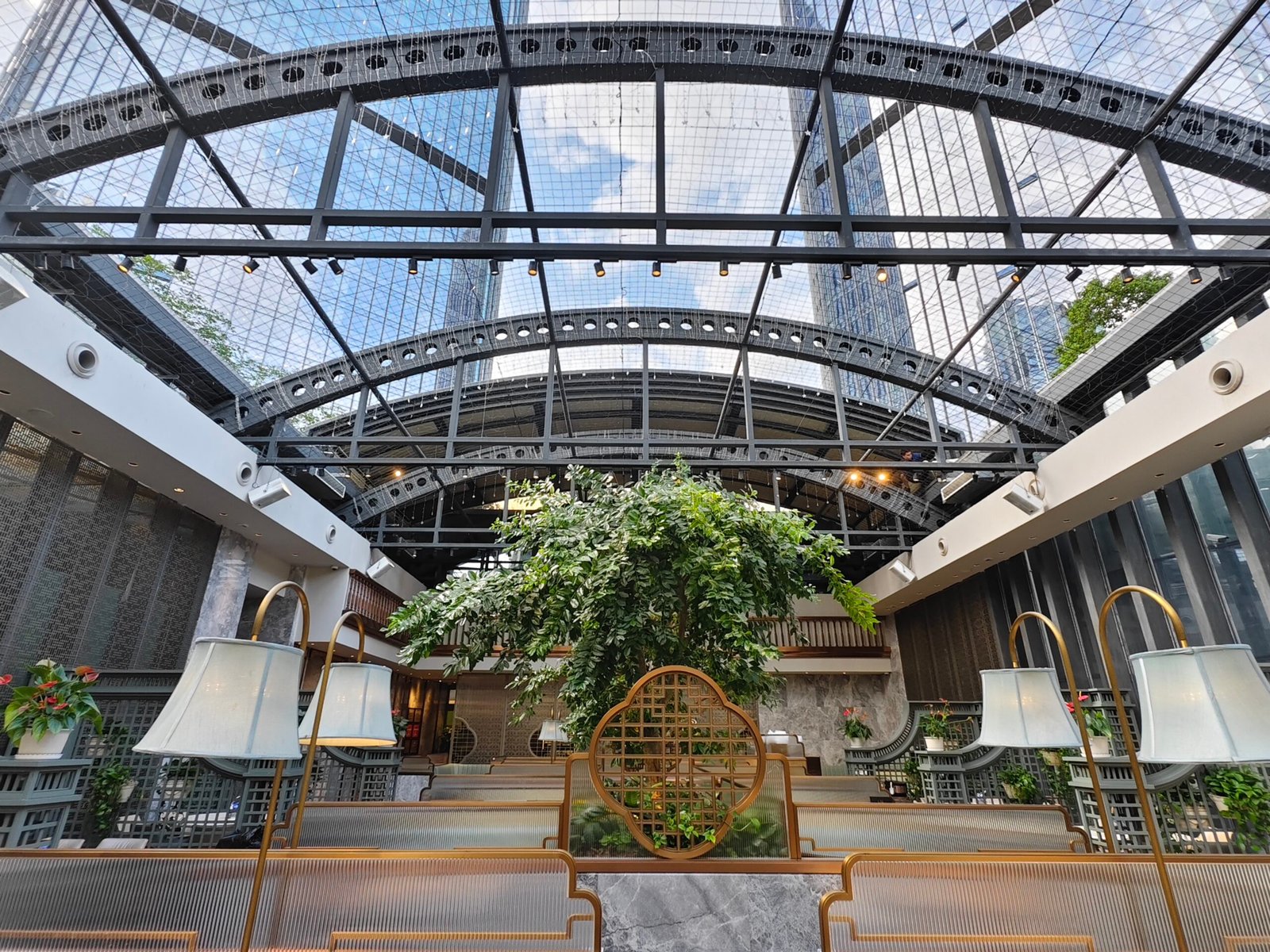 Restaurant & Terrace Glass Sunrooms | Movable All-Season Dining Enclosures